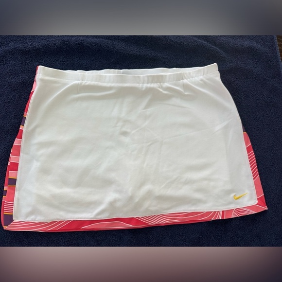 Nike Athletic Skort - White W/Colorful Trim & Side Slits. Like New Size Small - Picture 8 of 8